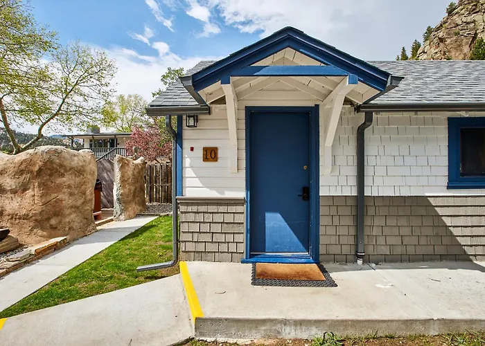 Central hotel: Misty Mountain Lodge