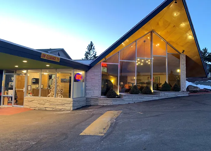 Cabin: Coyote Mountain Lodge